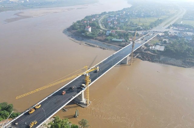 Nhịp cầu nối những bờ vui - Ảnh 1