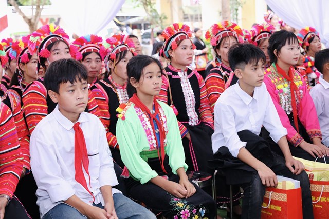 Đầu tư cho tương lai đất nước - Ảnh 2