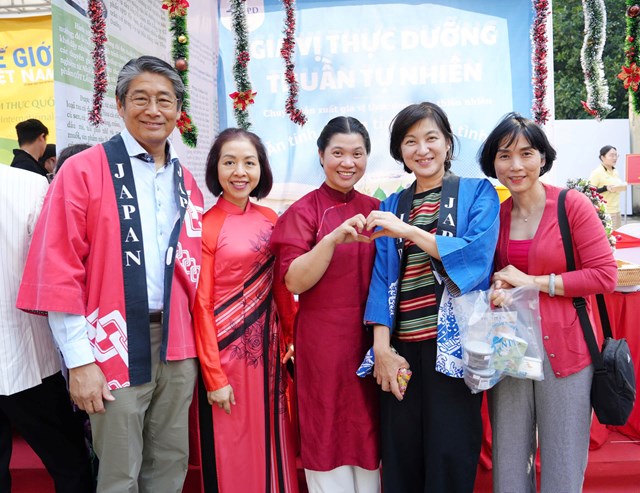 B&agrave; Trần Thị Luyến &ndash; Th&agrave;nh vi&ecirc;n Hội đồng quản trị, Tổng Gi&aacute;m đốc Thương hiệu NPD Việt Nam giao lưu c&ugrave;ng Đại sứ Nhật Bản v&agrave; Phu nh&acirc;n tại sự kiện Trip of Flavors 2025