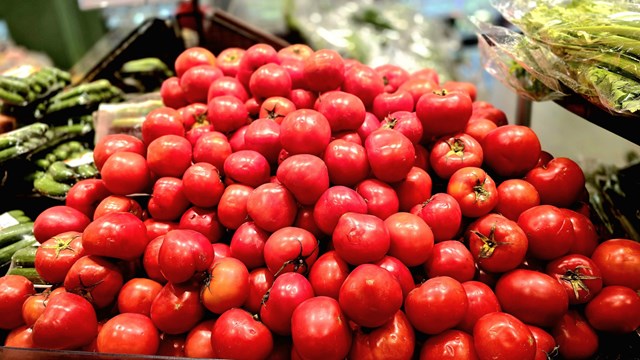 Bản tin Tiêu dùng: Vải thiều Úc trái vụ giá gần 5 triệu đồng/thùng - Ảnh 2