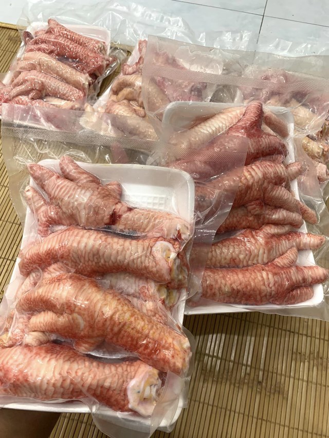 Bản tin Ti&#234;u d&#249;ng: Bưởi đỏ gi&#225; gần 100.000 đồng/quả, kh&#225;ch đặt mua trước cả th&#225;ng - Ảnh 5