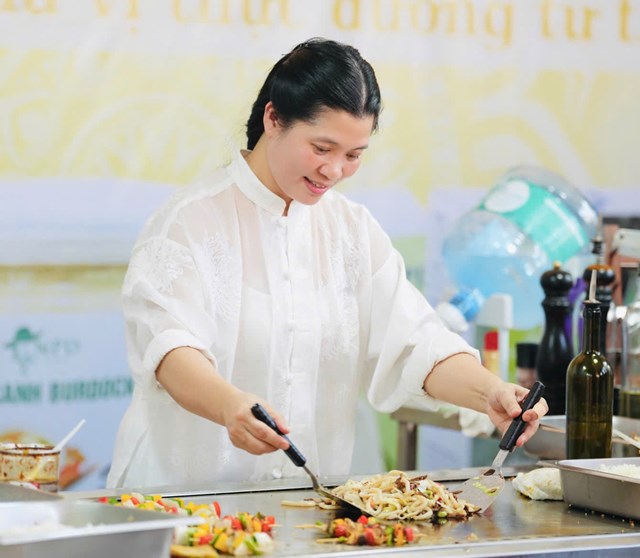 B&agrave; Trần Thị Luyến - Chủ tịch Hội đồng quản trị, Tổng Gi&aacute;m đốc Thương hiệu NPD Việt Nam