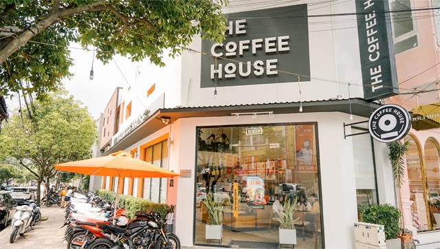 Ngành F&amp;B Việt Nam 2025: Doanh thu tăng, thị trường bước vào cuộc thanh lọc khốc liệt - Ảnh 1