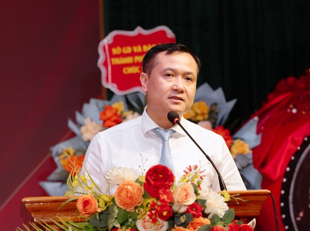 &Ocirc;ng Đ&agrave;o Trọng Độ &ndash; Trưởng ph&ograve;ng Gi&aacute;o dục nghề nghiệp, Cục Gi&aacute;o dục nghề nghiệp v&agrave; Gi&aacute;o dục thường xuy&ecirc;n, Bộ Gi&aacute;o dục v&agrave; Đ&agrave;o tạo ph&aacute;t biểu tại buổi lễ