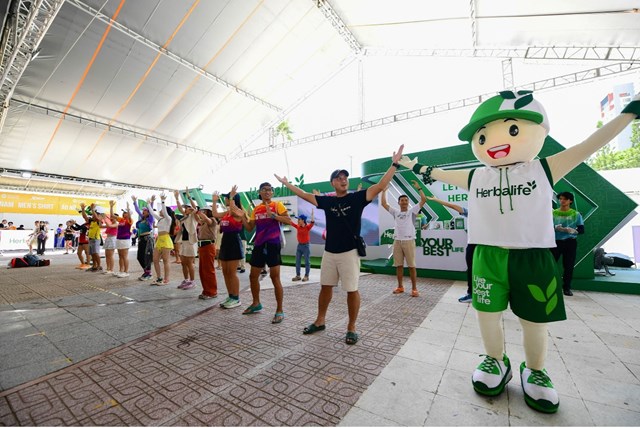 Lần thứ ba li&#234;n tiếp Herbalife Việt Nam đồng h&#224;nh c&#249;ng giải VnExpress Marathon Nha Trang - Ảnh 3