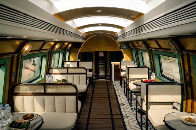 Nước tinh khiết The One được lựa chọn phục vụ tr&ecirc;n t&agrave;u 5 Cửa &ocirc; H&agrave; Nội - Bắc Ninh (H&agrave;nh tr&igrave;nh văn h&oacute;a từ Thăng Long về miền Kinh Bắc).