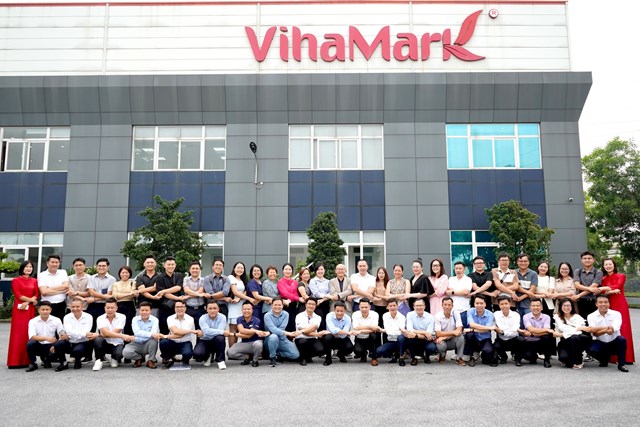 Đo&agrave;n đại biểu từ&nbsp;LITA Network&nbsp;đến thăm quan v&agrave; l&agrave;m việc tại nh&agrave; m&aacute;y sản xuất của C&ocirc;ng ty Cổ phần Tập đo&agrave;n Vihamark tại&nbsp;KCN Đồng Văn II, phường Duy H&agrave;, tỉnh Ninh B&igrave;nh
