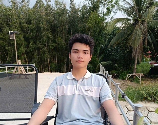 Nguyễn Thanh Quy, sinh vi&ecirc;n năm 2 trường Đại học B&aacute;ch Khoa TPHCM tr&uacute;ng 100 triệu đồng cũng nhờ uống Tr&agrave; Xanh Kh&ocirc;ng Độ trong h&egrave; 2025. (Ảnh: NVCC).