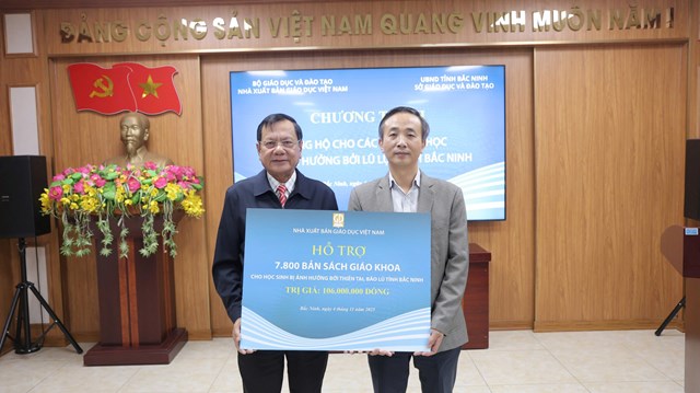 NXBGDVN chung tay tiếp sức học sinh v&#224; nh&#224; trường v&#249;ng t&#226;m b&#227;o - Ảnh 2