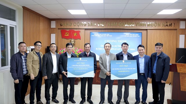 NXBGDVN chung tay tiếp sức học sinh v&#224; nh&#224; trường v&#249;ng t&#226;m b&#227;o - Ảnh 3