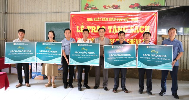 NXBGDVN chung tay tiếp sức học sinh v&#224; nh&#224; trường v&#249;ng t&#226;m b&#227;o - Ảnh 5