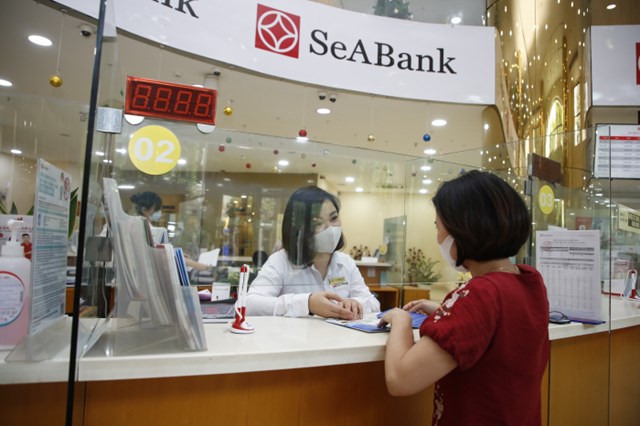 SeABank tăng vốn điều lệ từ 12,088 tỷ đồng l&ecirc;n gần 13,425 tỷ đồng th&ocirc;ng qua việc chia cổ tức bằng cổ phiếu v&agrave; ph&aacute;t h&agrave;nh cổ phiếu cho người lao động. &nbsp;