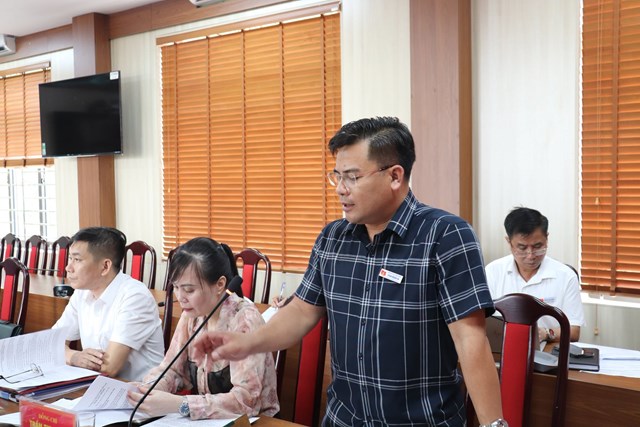 Đồng ch&iacute; Phan Mạnh H&agrave;, Ph&oacute; B&iacute; thư Thường trực Đảng ủy ph&aacute;t biểu tại hội nghị