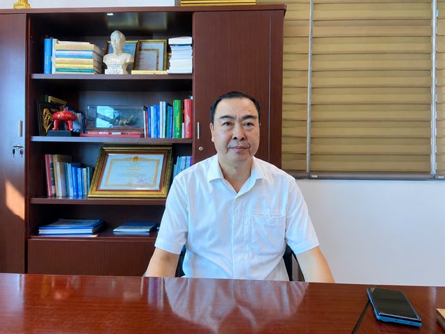 Đồng ch&iacute; Nguyễn Minh Sơn, Gi&aacute;m đốc Sở N&ocirc;ng nghiệp v&agrave; M&ocirc;i trường th&agrave;nh phố Quảng Ninh, trao đổi với ph&oacute;ng vi&ecirc;n về định hướng bảo tồn, ph&aacute;t huy gi&aacute; trị l&agrave;ng nghề truyền thống gắn với ph&aacute;t triển du lịch địa phương.