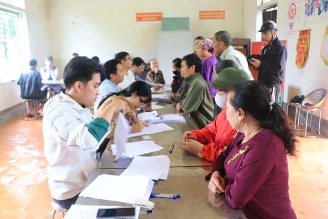 Ban Quản l&yacute; dự &aacute;n x&atilde; Xu&acirc;n L&atilde;ng thực hiện chi trả tiền bồi thường hỗ trợ giải ph&oacute;ng mặt bằng cho người d&acirc;n