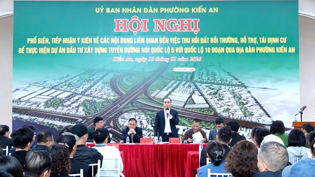 &Ocirc;ng Nguyễn T&ugrave;ng L&acirc;m PCT Thường trực ph&aacute;t biểu, l&agrave;m r&otilde; chủ trương v&agrave; c&aacute;c ch&iacute;nh s&aacute;ch bồi thường, hỗ trợ, t&aacute;i định cư.