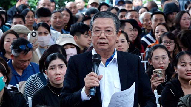 Người d&acirc;n ph&aacute;t biểu &yacute; kiến, kiến nghị trong kh&ocirc;ng kh&iacute; d&acirc;n chủ, thẳng thắn.