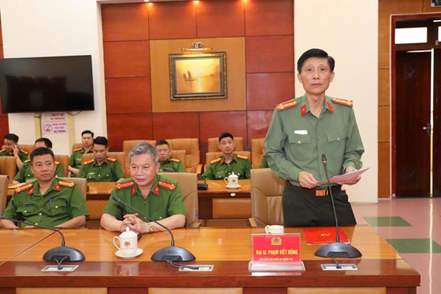 Đại t&aacute; Phạm Viết Dũng, Ph&oacute; B&iacute; thư Đảng ủy, Ph&oacute; Gi&aacute;m đốc C&ocirc;ng an TP Hải Ph&ograve;ng ph&aacute;t biểu chỉ đạo tại buổi lễ.