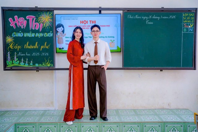 C&aacute;c thầy c&ocirc; gi&aacute;o Trường Tiểu học T&acirc;n Tiến tham gia Hội thi Gi&aacute;o vi&ecirc;n dạy giỏi cấp th&agrave;nh phố.