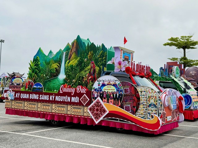 M&ocirc; h&igrave;nh của x&atilde; Quảng Đức rực rỡ sắc m&agrave;u, lan tỏa sức trẻ v&agrave; h&igrave;nh ảnh điểm đến du lịch năng động, hiện đại.