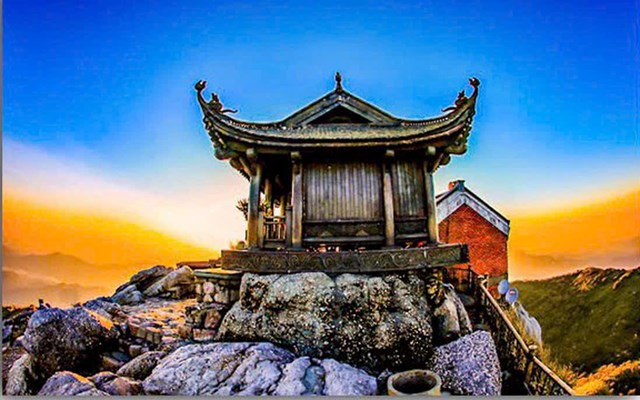 Vẻ đẹp h&ugrave;ng vĩ v&agrave; linh thi&ecirc;ng của Ch&ugrave;a Đồng &ndash; điểm nhấn đặc biệt trong Quần thể di t&iacute;ch v&agrave; danh thắng Y&ecirc;n Tử vừa được UNESCO ghi danh l&agrave; Di sản Văn h&oacute;a Thế giới.
