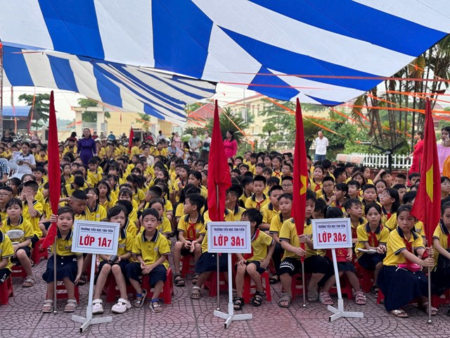 To&agrave;n cảnh Lễ tổng kết năm học 2025&ndash;2026 tại Trường Tiểu học T&acirc;n Tiến s&aacute;ng 29/5.