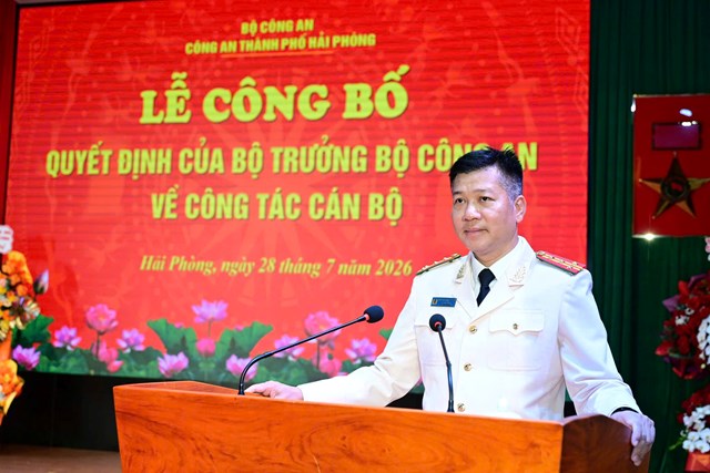 Đại t&aacute; Nguyễn B&igrave;nh Kh&aacute;nh, Ph&oacute; Gi&aacute;m đốc C&ocirc;ng an TP Hải Ph&ograve;ng ph&aacute;t biểu nhận nhiệm vụ tại hội nghị c&ocirc;ng bố quyết định của Bộ trưởng Bộ C&ocirc;ng an, chiều 28/7/2026.