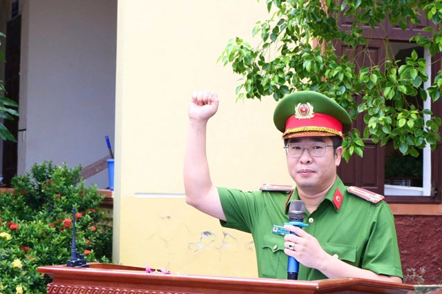 L&atilde;nh đạo C&ocirc;ng an phường Thủy Nguy&ecirc;n ph&aacute;t động, k&ecirc;u gọi quyết t&acirc;m thực hiện cao điểm x&acirc;y dựng địa b&agrave;n kh&ocirc;ng ma t&uacute;y năm 2025.
