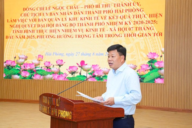 Đồng ch&iacute; L&ecirc; Trung Ki&ecirc;n trường Ban Quản l&yacute; Khu kinh tế Hải Ph&ograve;ng b&aacute;o c&aacute;o kết quả thực hiện nhiệm vụ.