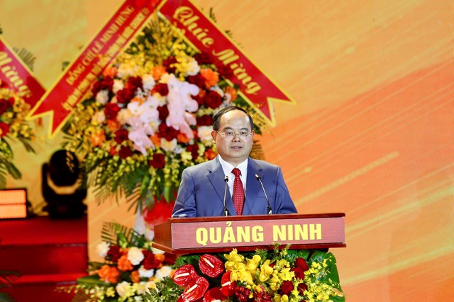 Đồng ch&iacute; Quản Minh Cường, Ủy vi&ecirc;n Trung ương Đảng, B&iacute; thư Tỉnh ủy, Trưởng Đo&agrave;n ĐBQH tỉnh Quảng Ninh ph&aacute;t biểu tại buổi lễ.