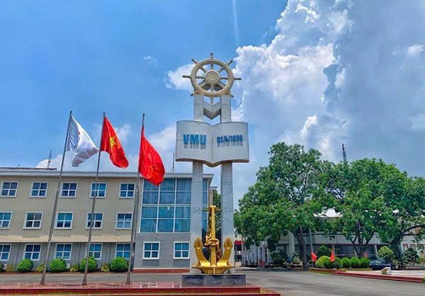 Biểu tượng Trường Đại học H&agrave;ng hải Việt Nam &ndash; ng&ocirc;i trường đầu ng&agrave;nh về đ&agrave;o tạo, nghi&ecirc;n cứu lĩnh vực h&agrave;ng hải.