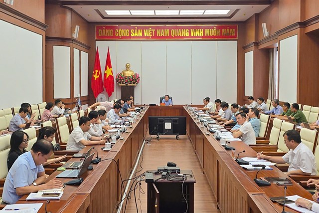 To&agrave;n cảnh cuộc họp Ban Thường vụ Th&agrave;nh ủy, s&aacute;ng 12/9, thảo luận về c&ocirc;ng t&aacute;c chuẩn bị Đại hội đại biểu Đảng bộ th&agrave;nh phố v&agrave; Lễ hội m&ugrave;a Thu C&ocirc;n Sơn &ndash; Kiếp Bạc 2025.