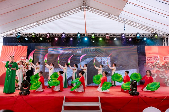 Chương tr&igrave;nh biểu diễn của đo&agrave;n họ Nguyễn Ng&ocirc; Quyền