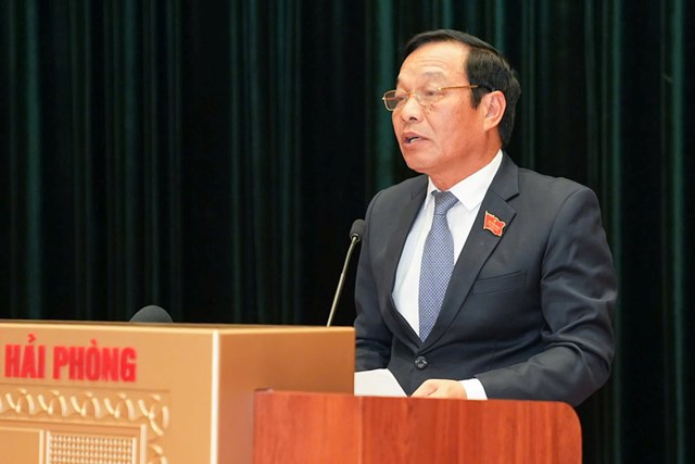 Ông Lê Văn Hiệu, Chủ tịch HĐND TP. Hải Phòng phát biểu tại kỳ họp.