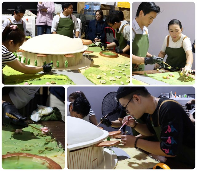 Từ sáng sớm các đầu bếp đã có mặt tại khu vực Lễ hội để chuẩn bị cho quá trình thực hiện (Ảnh: VietKings)