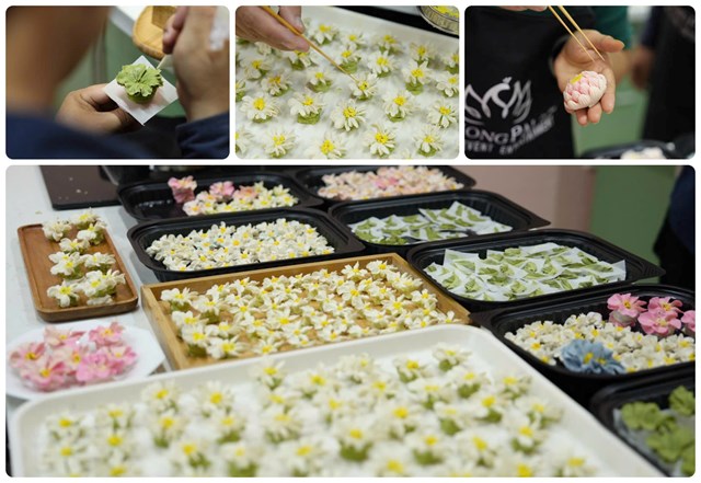 Những bông hoa tạo hình từ đậu được bắt thủ công khéo léo và tỉ mỉ, đồng thời được bảo quản cẩn thận để giữ nguyên màu sắc lẫn hương vị (Ảnh: VietKings)