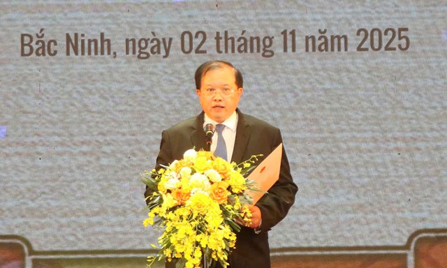 Thứ trưởng Tạ Quang Đ&ocirc;ng ph&aacute;t biểu tại lễ bế mạc.