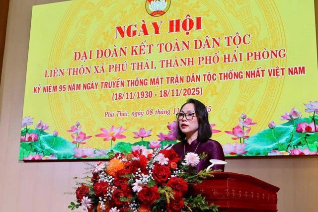 Đại diện Ủy ban MTTQ x&atilde; Ph&uacute; Th&aacute;i ph&aacute;t biểu tại Ng&agrave;y hội.