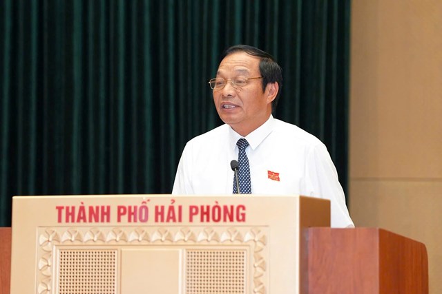 Chủ tịch HĐND th&agrave;nh phố L&ecirc; Văn Hiệu ph&aacute;t biểu bế mạc Kỳ họp.