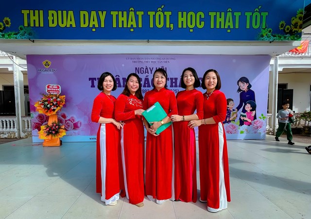 Trường Tiểu học T&#226;n Tiến long trọng tổ chức Ng&#224;y hội Tri &#226;n c&#225;c Thầy C&#244; nh&#226;n Ng&#224;y Nh&#224; gi&#225;o Việt Nam 20/11 - Ảnh 7