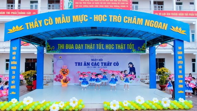 Trường Tiểu học T&#226;n Tiến long trọng tổ chức Ng&#224;y hội Tri &#226;n c&#225;c Thầy C&#244; nh&#226;n Ng&#224;y Nh&#224; gi&#225;o Việt Nam 20/11 - Ảnh 6