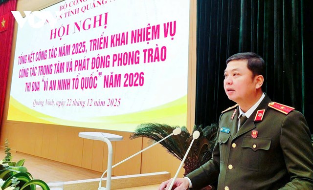 Thiếu tướng Nguyễn Tiến Trung, Gi&aacute;m đốc C&ocirc;ng an tỉnh, ph&aacute;t biểu tại hội nghị.