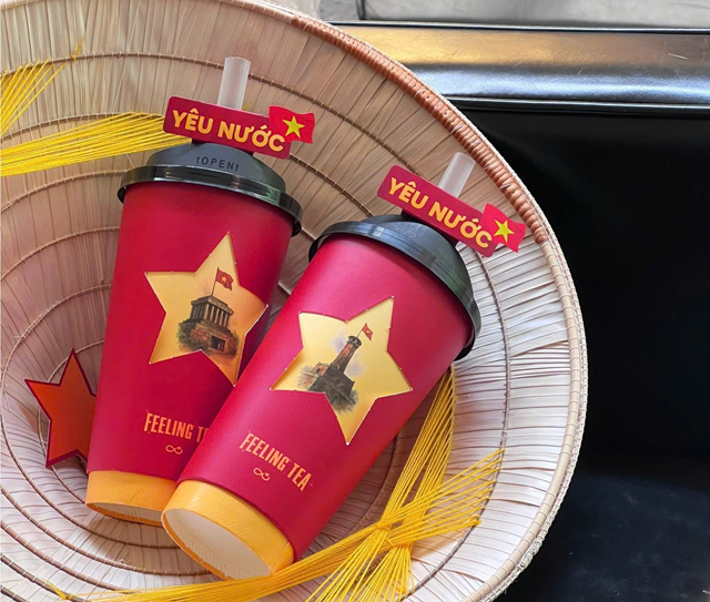 Tr&ecirc;n mỗi ống h&uacute;t đều được gắn tag &ldquo;Y&ecirc;u nước&rdquo; độc đ&aacute;o. Ảnh Feeling Tea &nbsp;
