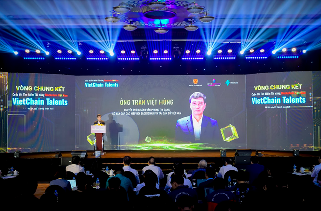 &Ocirc;ng Trần Việt H&ugrave;ng, Nguy&ecirc;n Ph&oacute; Ch&aacute;nh Văn ph&ograve;ng Trung ương Đảng, Cố vấn cấp cao, Hiệp hội Blockchain v&agrave; T&agrave;i sản số Việt Nam &nbsp;