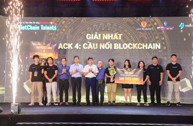 Đội AnyAxis Labs x Decentrio Labs với dự &aacute;n ZK-Portal đ&atilde; gi&agrave;nh chiến thắng Chủ đề 4: Cầu nối Blockchain &nbsp;