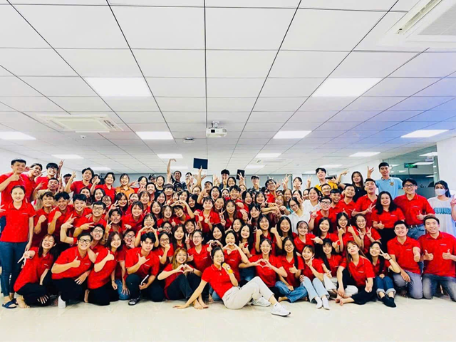 Nhờ sự t&acirc;m huyết v&agrave; chất lượng đ&agrave;o tạo, Cham TOEIC được đ&ocirc;ng đảo học sinh, sinh vi&ecirc;n tin tưởng v&agrave; lựa chọn. Ảnh: Nguyễn Thị Hằng &nbsp;