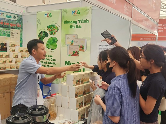 Gian hàng Mỹ Đức tại Hội chợ Mùa thu 2025: Kết hợp giữa truyền thống và hiện đại - Ảnh 3