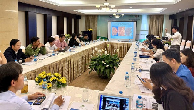 Hội nghị tập huấn, hướng dẫn x&acirc;y dựng m&ocirc;i trường l&agrave;m việc kh&ocirc;ng kh&oacute;i thuốc trong c&ocirc;ng sở tại L&acirc;m Đồng (ảnh: An Nhi&ecirc;n).