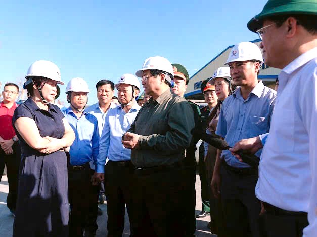 Tại chuyến thăm của Thủ tướng Ch&iacute;nh phủ, đại diện c&aacute;c doanh nghiệp bị thiệt hại do mưa lũ tại Gai Lai đ&atilde; b&aacute;o c&aacute;o, mong muốn nhận được những hỗ trợ để doanh nghiệp tiếp tục đủ sức khắc phụ, t&aacute;i hoạt động.