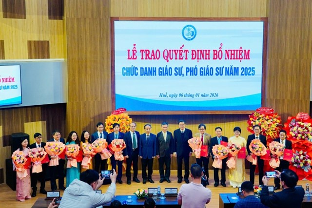 Trường Đại học Y - Dược, Đại học Huế bổ nhiệm 12 t&acirc;n Gi&aacute;o sư, Ph&oacute; Gi&aacute;o sư năm 2025